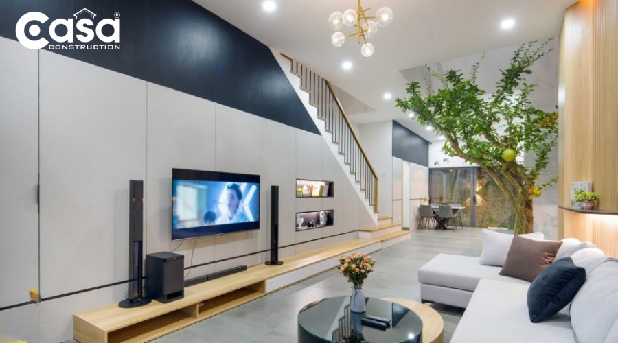 Cây đào tiên thân gỗ quả tròn xanh trồng giếng trời nhà phố, biểu tượng trường thọ.